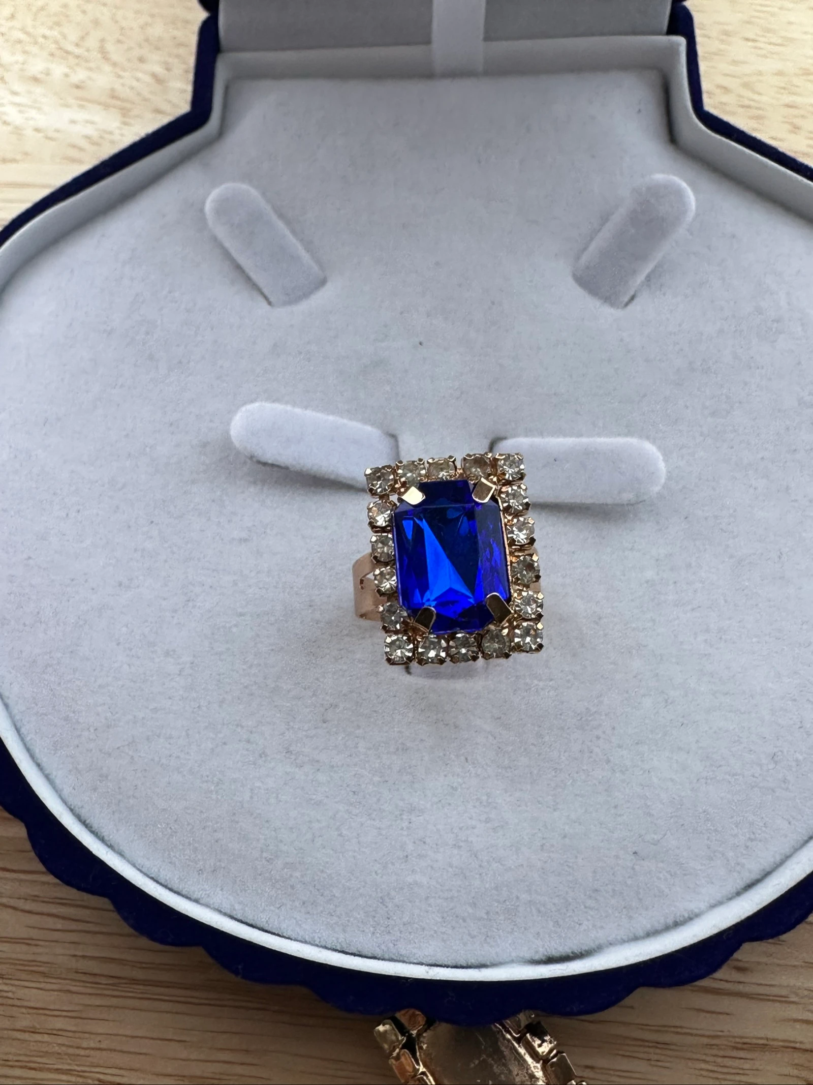 Blue & gold vintage rectangular watch and complimentary matching jewelry set – photo 4